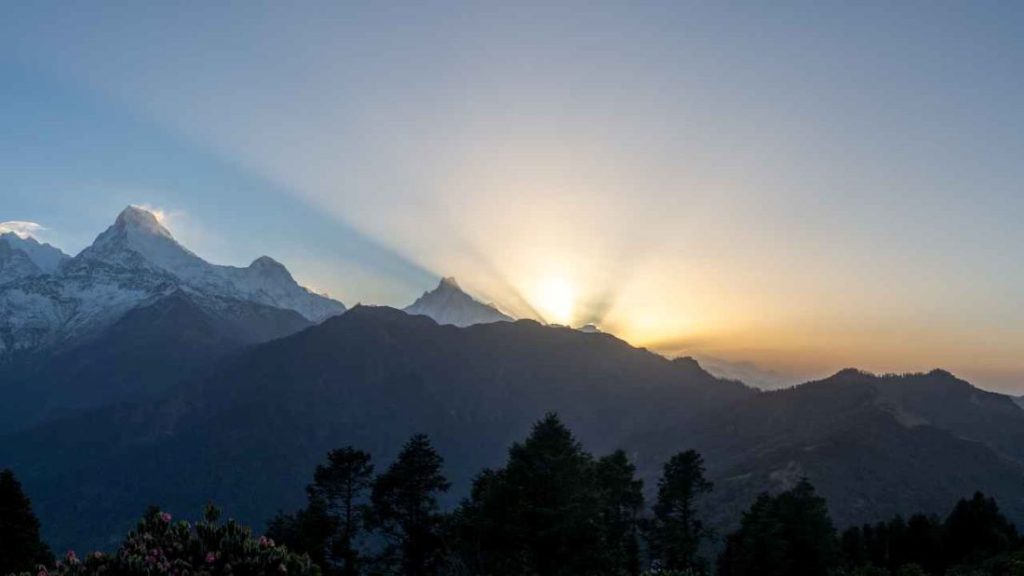sunrise view from poonhill